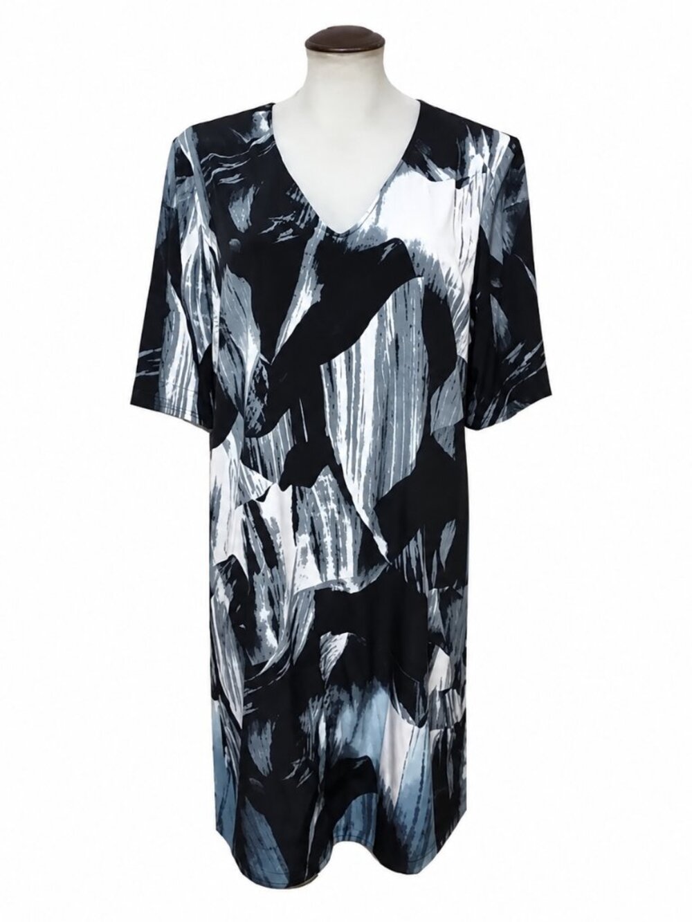 Calvin Klein Watercolor Shift Dress 🌎